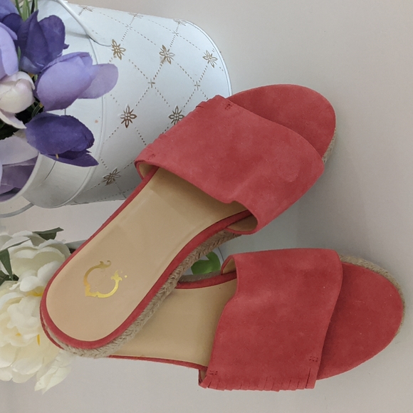 Sandals - Picture 4 of 4